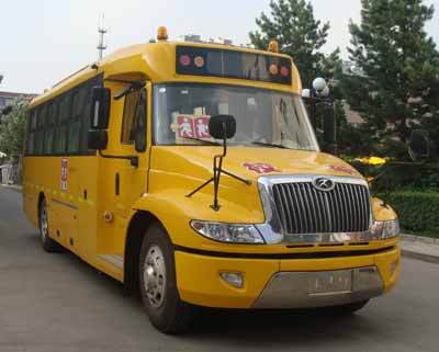 尖头小学生校车