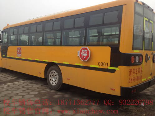 东风莲花56座小学生专用校车 国四配置