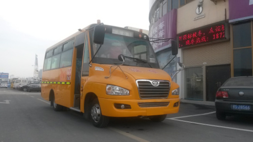 解放37座幼儿校车，37座校车配置