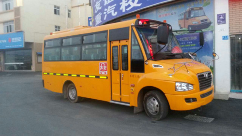 解放37座幼儿校车，37座校车配置